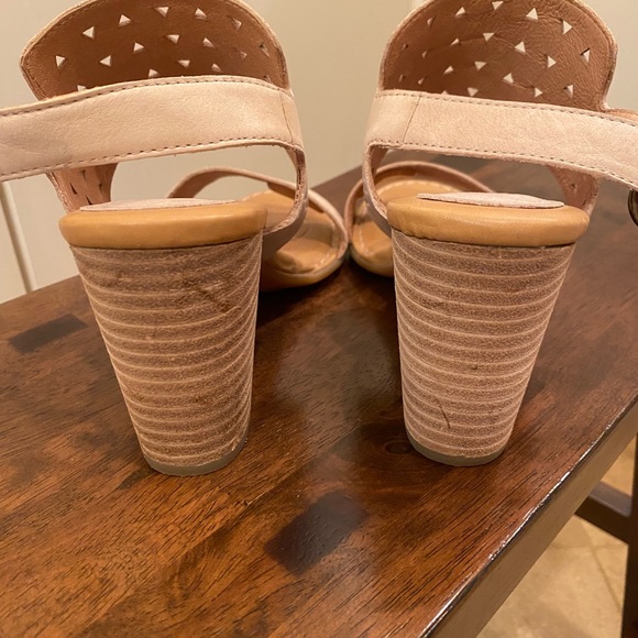 Born bisque leather block heel sandals size 7M - Picture 4 of 7